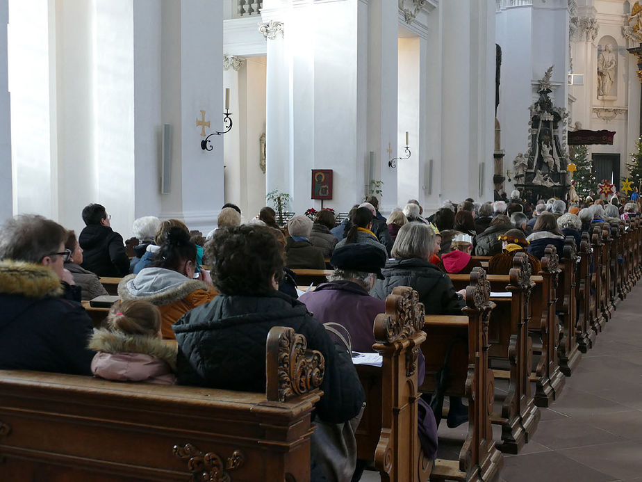 Aussendung der Sternsinger im Hohen Dom zu Fulda (Foto: Karl-Franz Thiede)